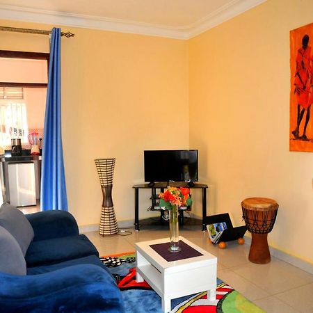 Victoria Lake View Guesthouse & Safaris Entebbe Exterior foto