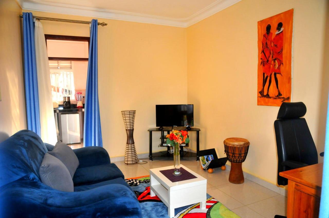 Victoria Lake View Guesthouse & Safaris Entebbe Exterior foto