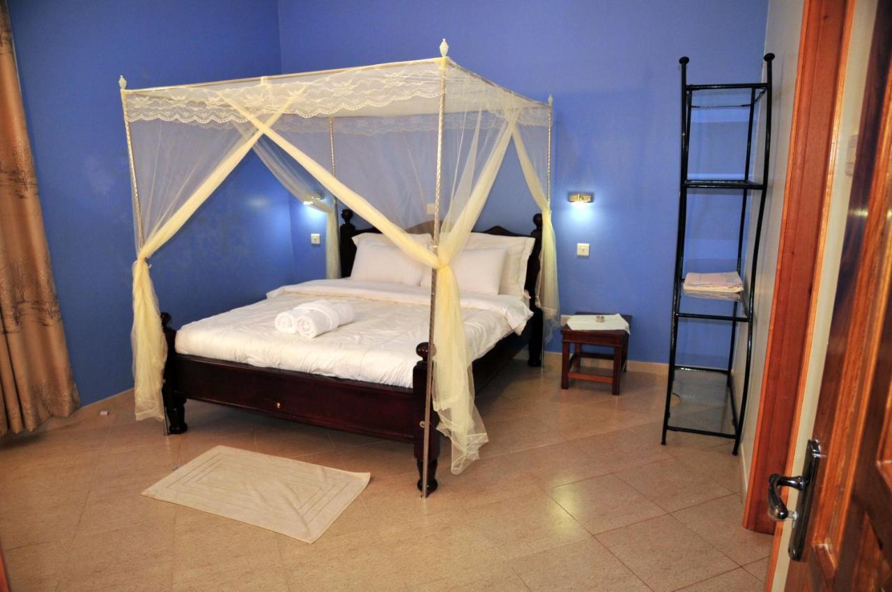 Victoria Lake View Guesthouse & Safaris Entebbe Exterior foto